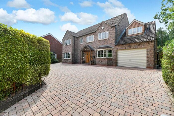 5 Bedroom Detached House For Sale In Silver Street, Winteringham, DN15