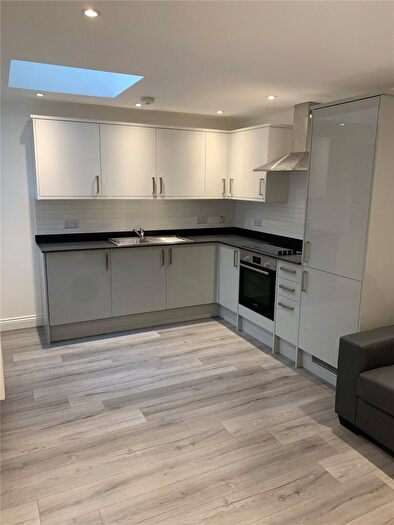 2 Bedroom Apartment To Rent In Stapleton Hall Road, Stroud Green, London, N4