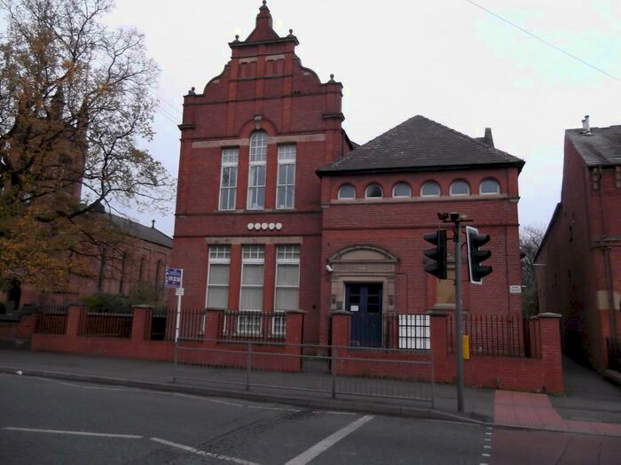 4 Bedroom Apartment To Rent In Wilmslow Road Manchester, M20