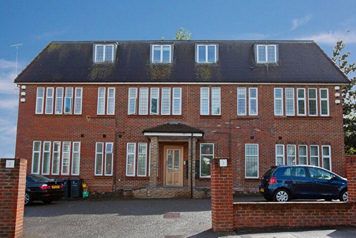 2 Bedroom Flat To Rent In Acacia Court, Brent Green, Hendon, NW4