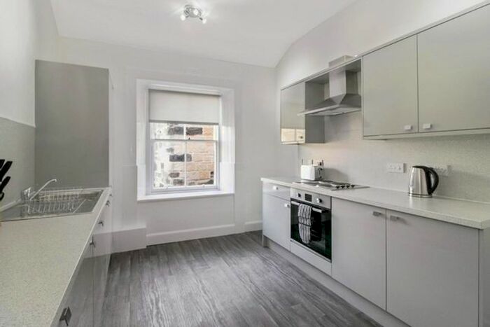 4 Bedroom Flat To Rent In Parkside Terrace, Newington, Edinburgh, EH16