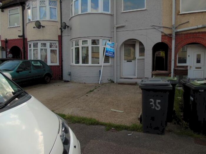 3 Bedroom Terraced House To Rent In Shelly Road, Luton, LU4