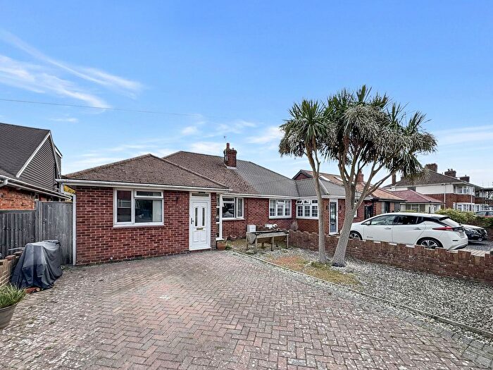 3 Bedroom Semi Detached Bungalow For Sale In Cranleigh Road, Worthing, BN14