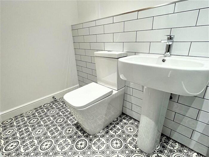 2 Bedroom Apartment To Rent In Roker Lane, Pudsey, LS28