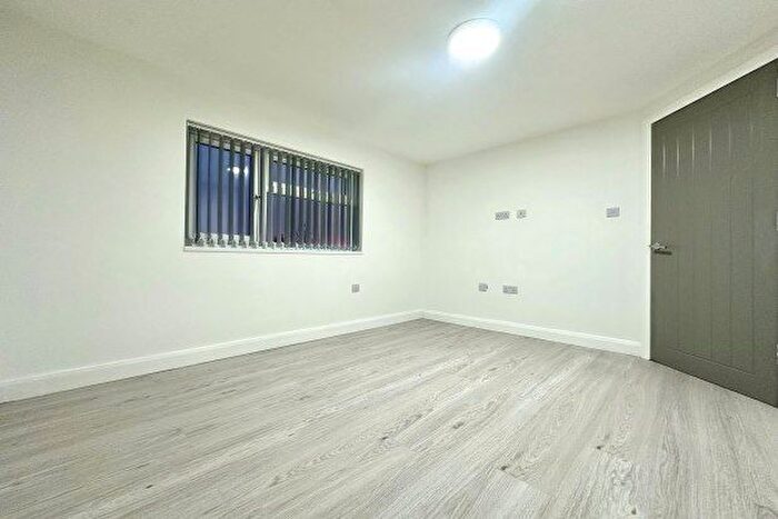 3 Bedroom Flat To Rent In Woodwells Road, Birmingham, B8