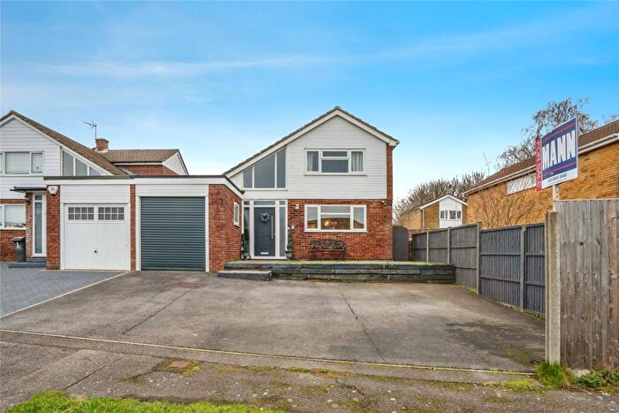 3 Bedroom Detached House For Sale In Lincoln Rise, Waterlooville, Hampshire, PO8
