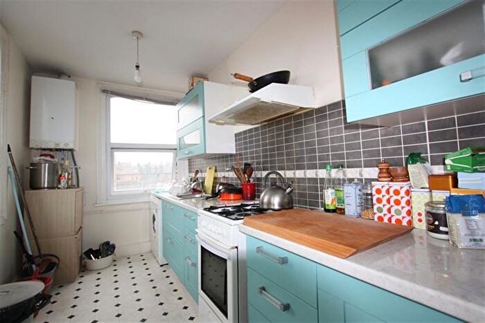 2 Bedroom Flat To Rent In Blackstock Road, Finsbury Park, N4
