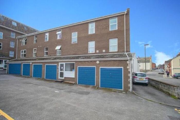 2 Bedroom Flat To Rent In St. Johns Court, Weymouth, DT4