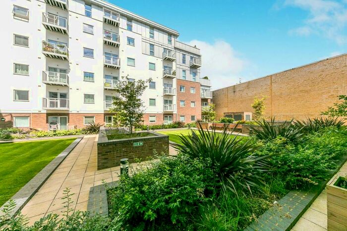 1 Bedroom Apartment To Rent In Station View, Town Centre, GU1