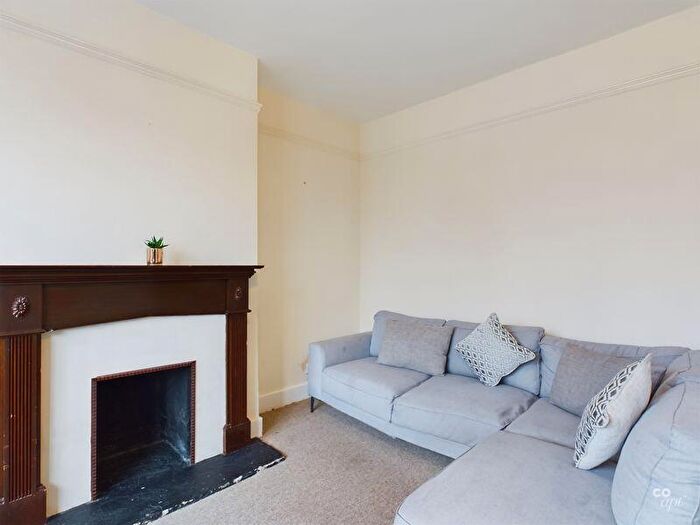 3 Bedroom Flat To Rent In Princes Terrace, Brighton, BN2