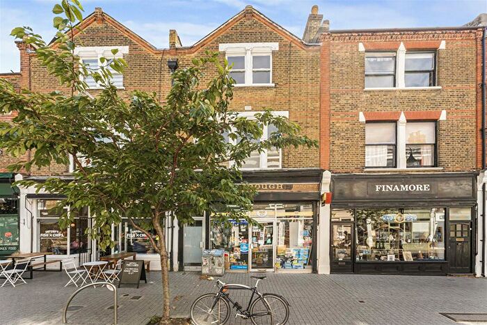 3 Bedroom Maisonette To Rent In Orford Road, Walthamstow, London, E17