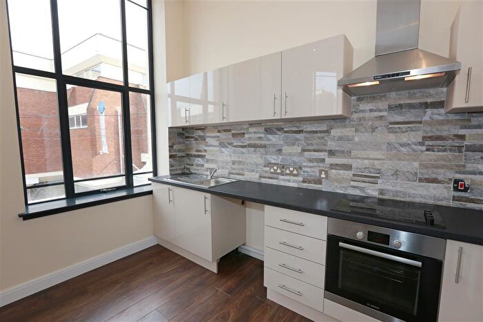 2 Bedroom Flat To Rent In High Street, Kidderminster, DY10