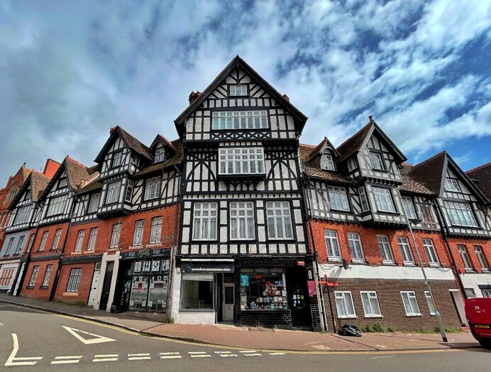 2 Bedroom Flat To Rent In Flat, High Street, Ramsgate, CT11