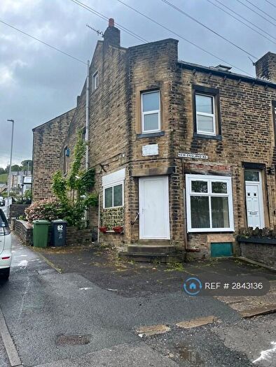 4 Bedroom End Of Terrace House To Rent In Woodhouse Road, Keighley, BD21