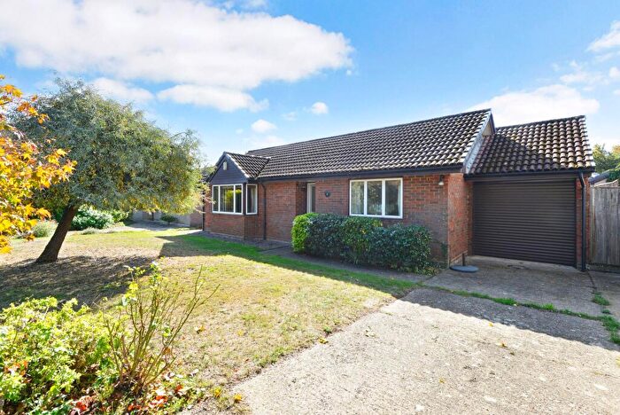 3 Bedroom Detached Bungalow For Sale In Stanton Close, Cranleigh, GU6