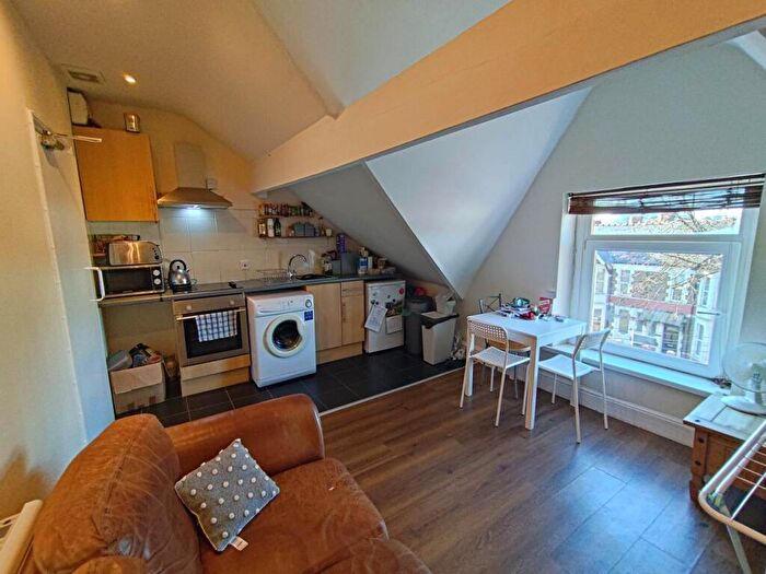 1 Bedroom Flat To Rent In Cathays Terrace, Cardiff, CF24