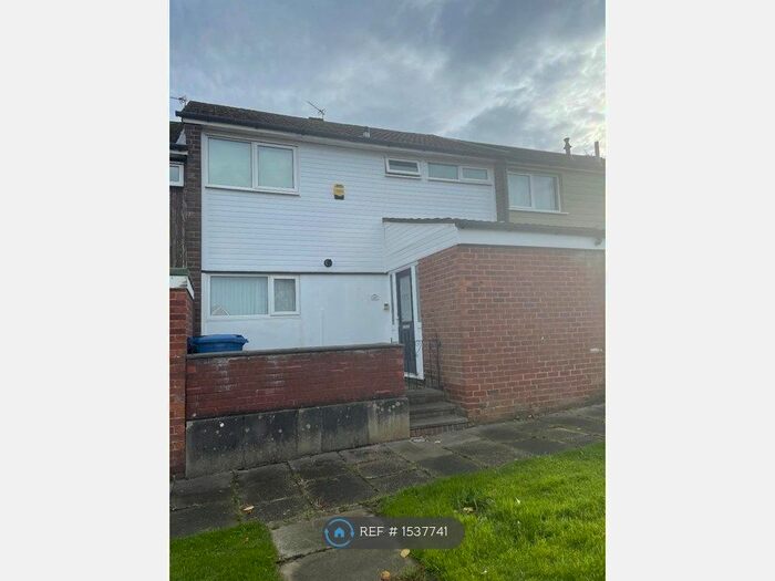 3 Bedroom Terraced House To Rent In Wessenden Bank, Cheshire, SK2