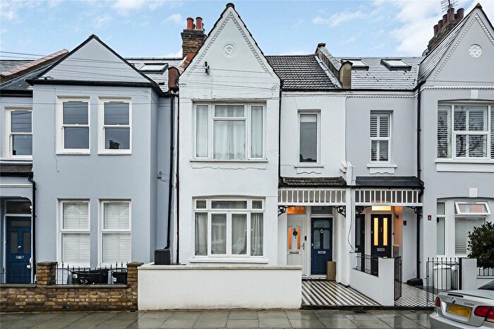 2 Bedroom Flat For Sale In Heythorp Street, Southfields, SW18