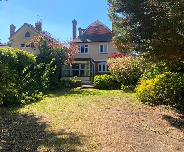 4 Bedroom Detached House For Sale In Catherine Road, Surbiton, KT6
