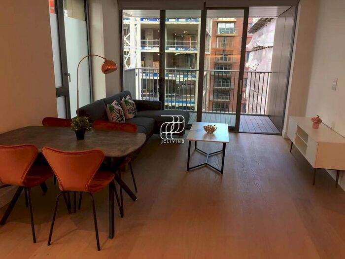 2 Bedroom Flat To Rent In Bowden House, Prince Of Wales Drive, SW11