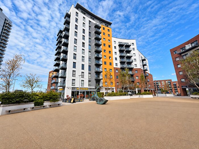 1 Bedroom Flat To Rent In Austen Heights, Centenary Plaza, Southampton, SO19