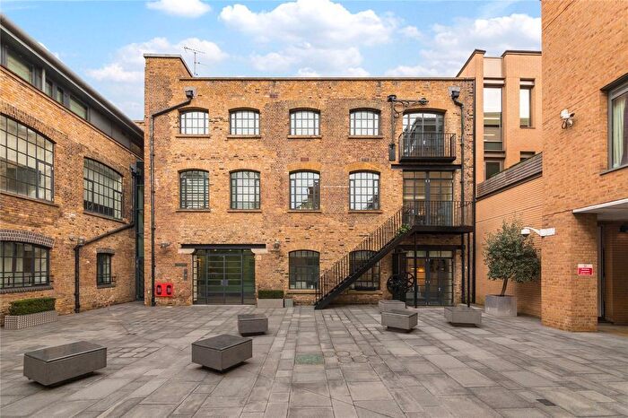 2 Bedroom Apartment To Rent In Albion Building, Albion Walk, London, N1