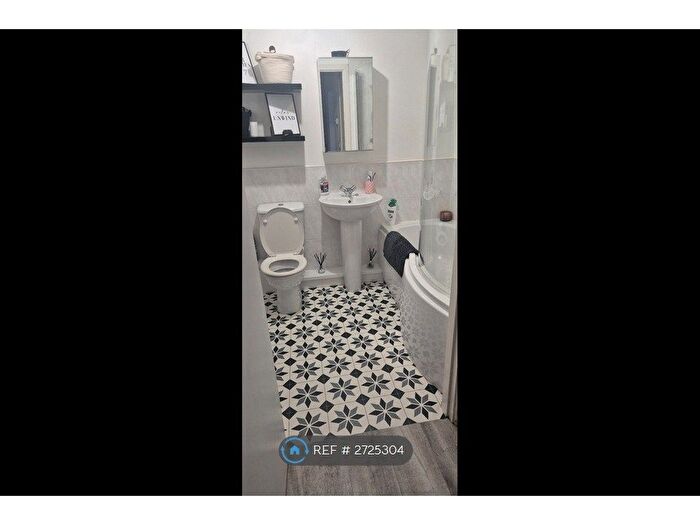 2 Bedroom Flat To Rent In Mickley Close, Wallsend, NE28