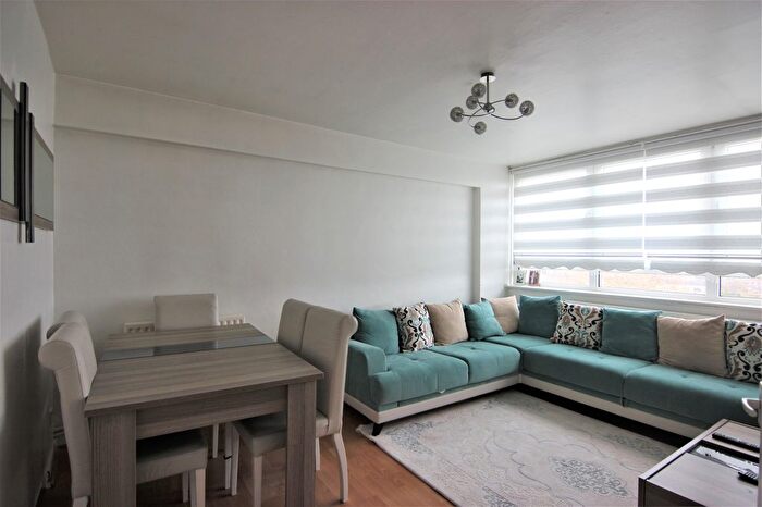 2 Bedroom Flat To Rent In Angrave Court, Scriven Street, London, E8