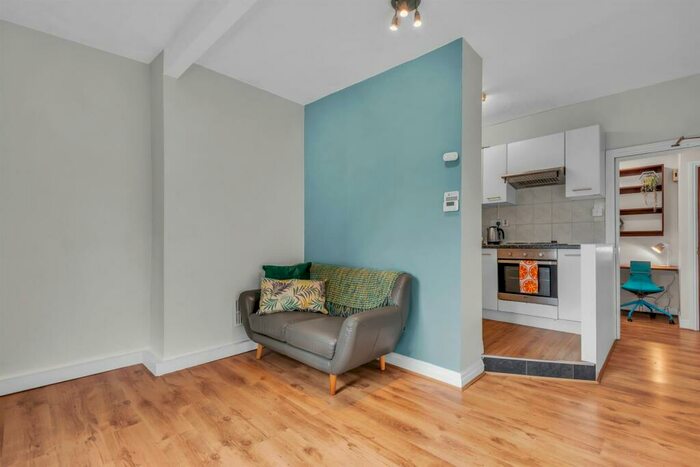 1 Bedroom Flat To Rent In St Johns Terrace, Leeds, LS3