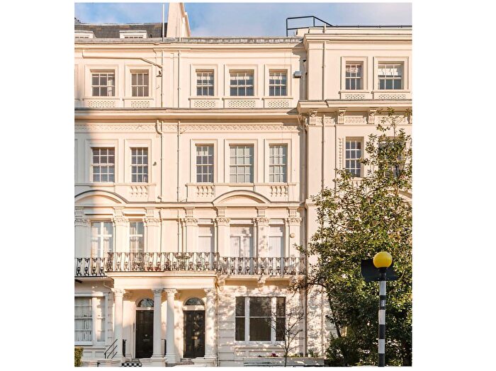 3 Bedroom Maisonette For Sale In London, W11