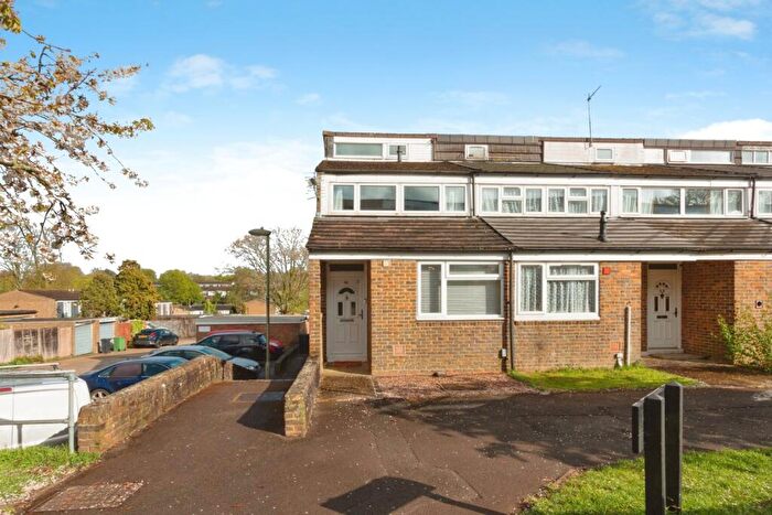3 Bedroom End Of Terrace House For Sale In Campsie Close, Basingstoke, Hampshire, RG22
