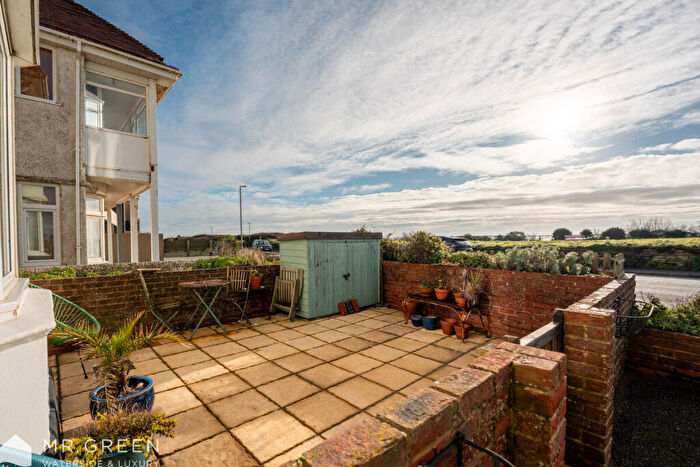 2 Bedroom Apartment For Sale In Southwood Avenue, Southbourne, BH6