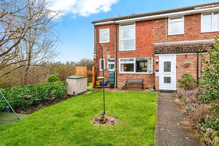 4 Bedroom End Of Terrace House For Sale In Waverley Close, Frome, BA11