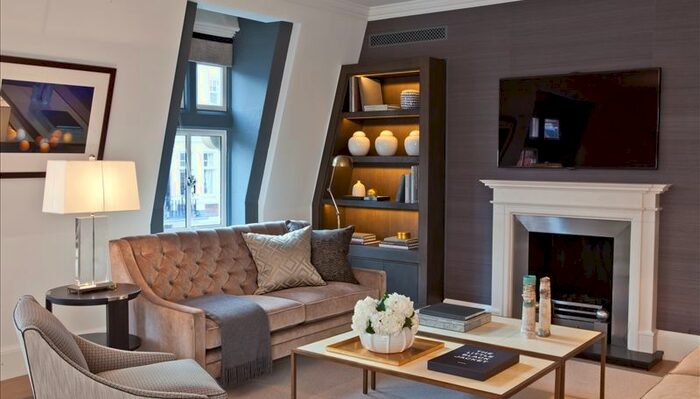 3 Bedroom Flat To Rent In Duke Street, London, W1K