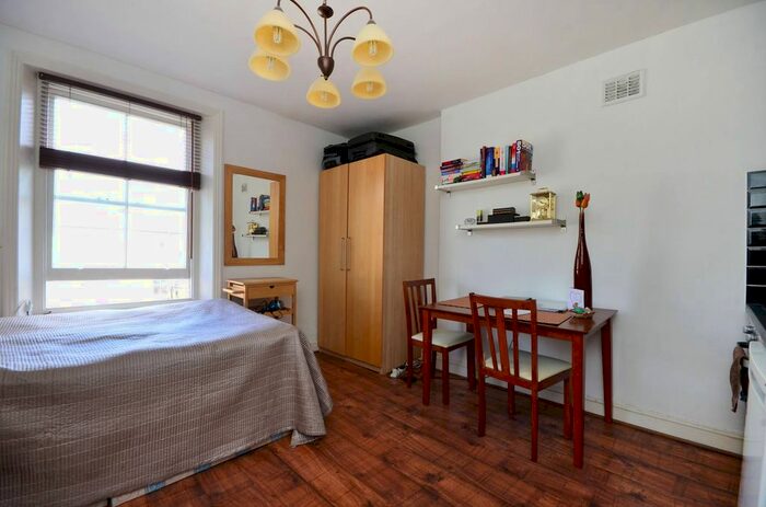 Studio To Rent In Nevern Place, Earls Court, London, SW5