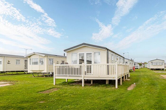 3 Bedroom Park Home For Sale In Rottenstone Lane, California, NR29