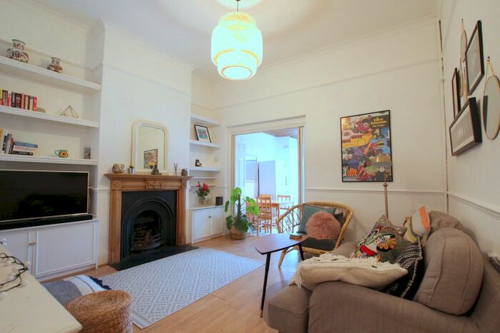1 Bedroom Flat To Rent In Galveston Road, Putney, SW15