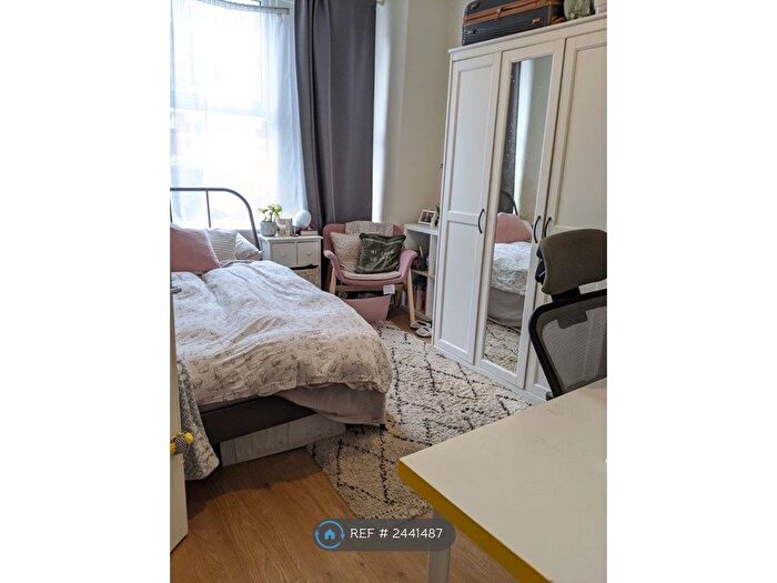 2 Bedroom Maisonette To Rent In Heaton Road, Mitcham, CR4