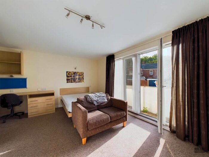 1 Bedroom Flat To Rent In Looe Road, Exeter, EX4