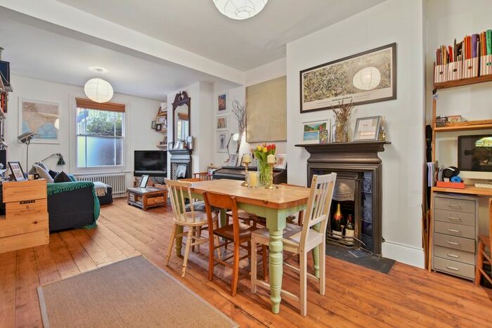 2 Bedroom Flat To Rent In Second Avenue, London, W10