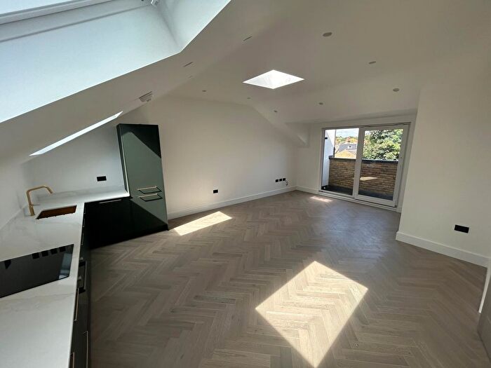 1 Bedroom Flat To Rent In Chadwick Road, Leytonstone, E11