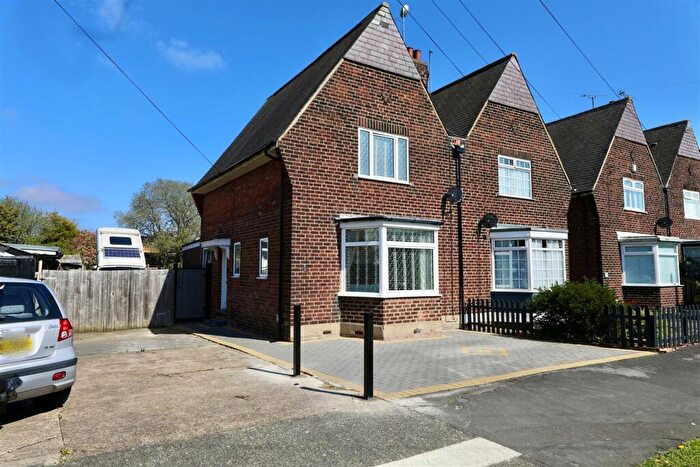 3 Bedroom Semi Detached House For Sale In Windsor Road, Hull, HU5