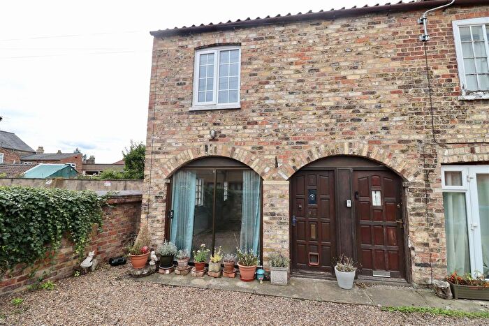 2 Bedroom End Terrace House For Sale In Chapmangate, Pocklington, York, YO42