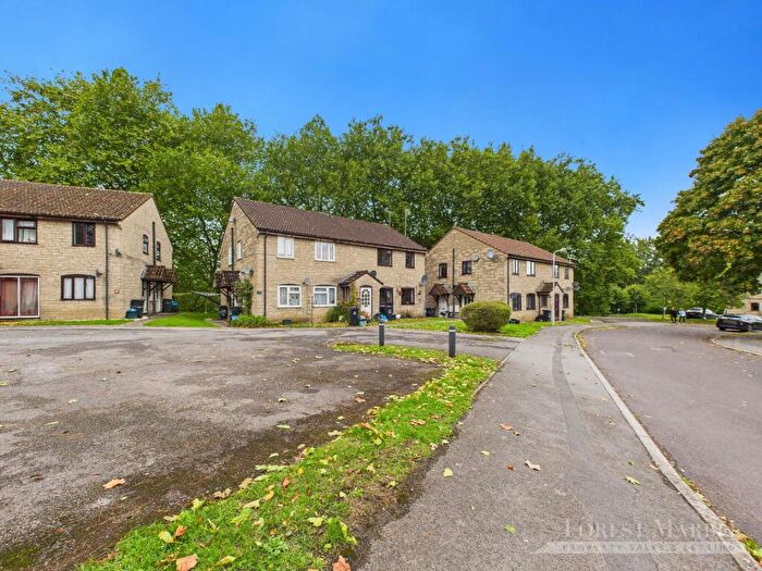 2 Bedroom Apartment For Sale In Cavalier Way, Wincanton, BA9
