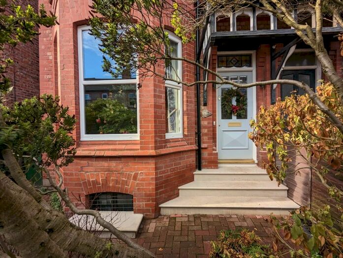 4 Bedroom Semi-Detached House To Rent In Claude Road, Manchester, M21