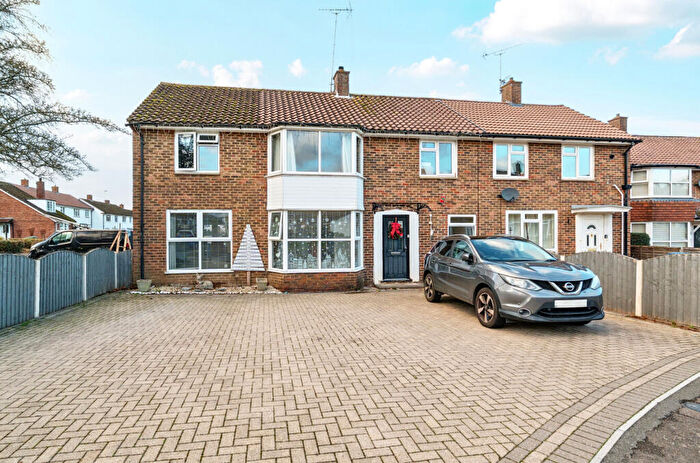 4 Bedroom End Of Terrace House For Sale In Trumbull Road, Bracknell, Berkshire, RG42