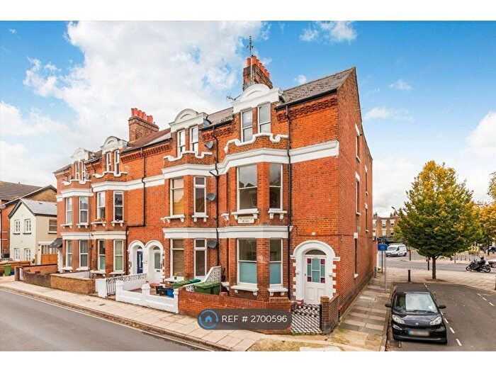 1 Bedroom Flat To Rent In St Johns Road, Richmond, TW9