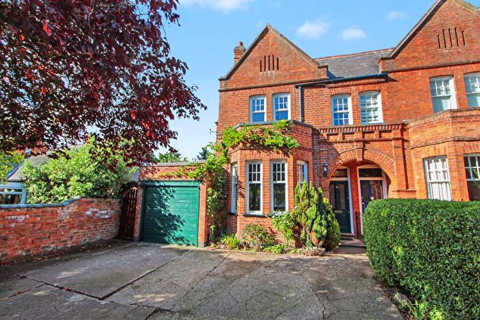 4 Bedroom Semi-Detached House For Sale In Station Road, Countesthorpe, Leicester, LE8