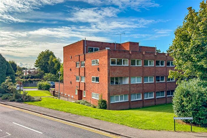 2 Bedroom Apartment For Sale In Crosthwaite Court, Stewart Road, Harpenden, Hertfordshire, AL5