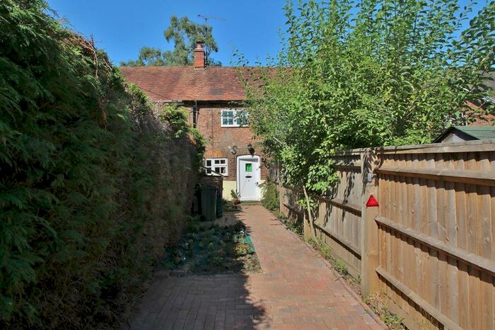 2 Bedroom Terraced House To Rent In Upper Basildon, West Berkshire, RG8